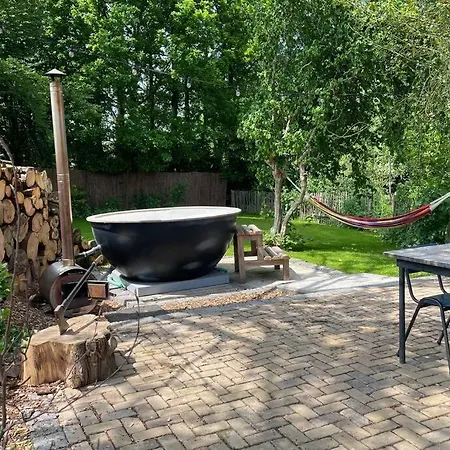 Bij Tante Hanneke's Voorhuus, Met Hottub Optie Maasbommel