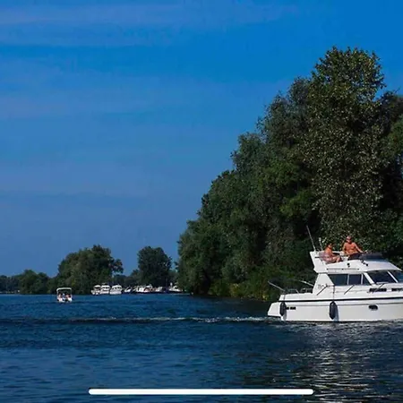 Bij Tante Hanneke's Voorhuus, Met Hottub Optie Holiday home *