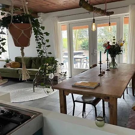 Holiday home Bij Tante Hanneke's Voorhuus, Met Hottub Optie