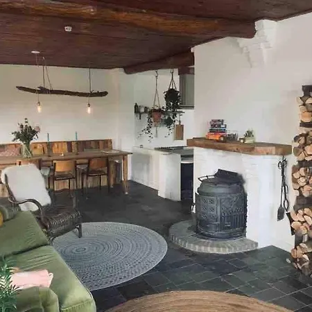 Bij Tante Hanneke's Voorhuus, Met Hottub Optie * Maasbommel